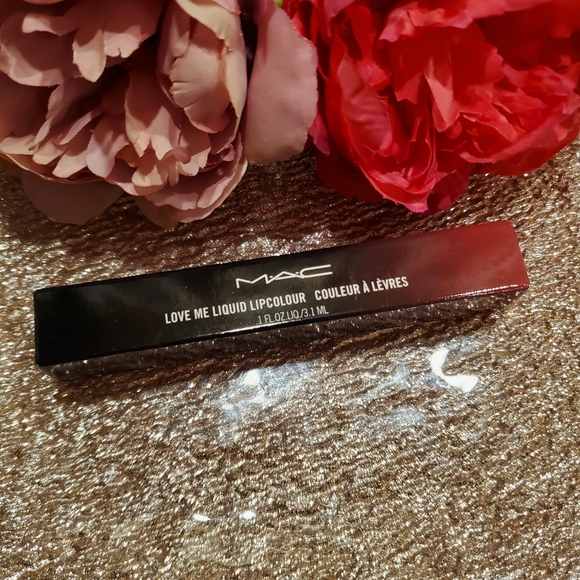 MAC Love Me Liquid Lipstick in Whatta Doll (Warm Rosewood) - Picture 10 of 14